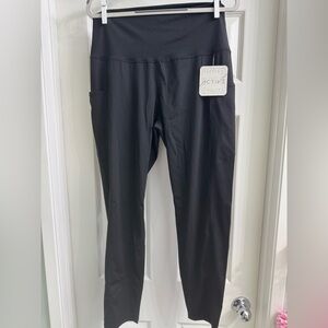 Yelete Hi-waist Activewear Leggings with pockets! BRAND NEW. SIZE 3x compression